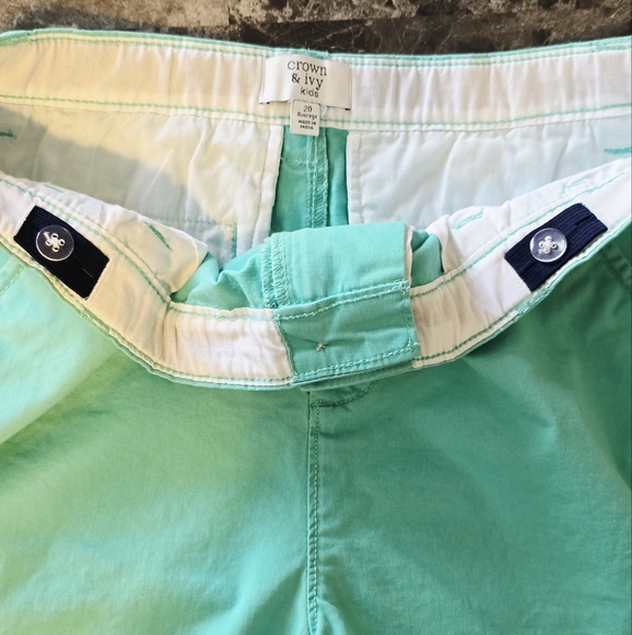 ❤️ 3/$10 Boys CROWN & IVY Twill Solid Shorts - Picture 4 of 6